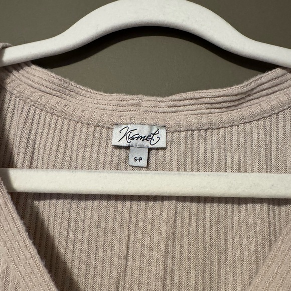 Kismet Front Knot Soft Long Sleeve Button Shirt Size S - Picture 3 of 3